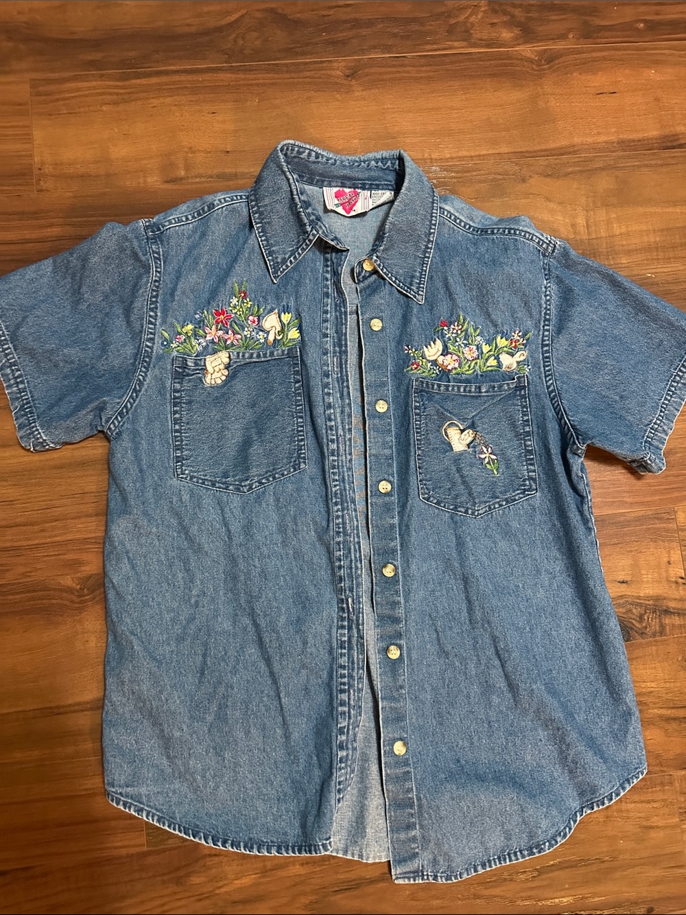 Denim Short-Sleeve Button-Up Shirt with Floral Embroidery - Blue